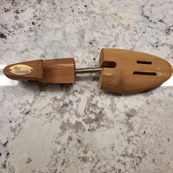 Allen Edmonds Other - Single Allen Edmonds Full-Toe Cedar Shoe Tree